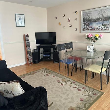 Clean And Quiet 2 Bdr 2 Bthr Private Entrance Entire Guests Suite Near Coquitlam Center Mall And Skytrain Exteriör bild