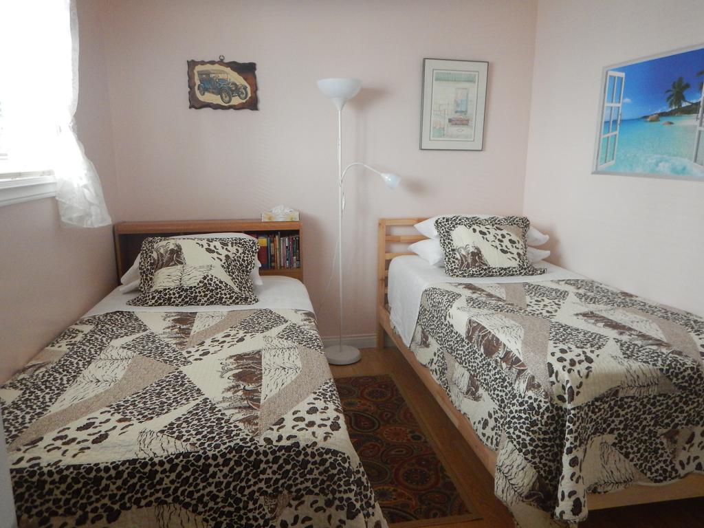 Clean And Quiet 2 Bdr 2 Bthr Private Entrance Entire Guests Suite Near Coquitlam Center Mall And Skytrain Exteriör bild